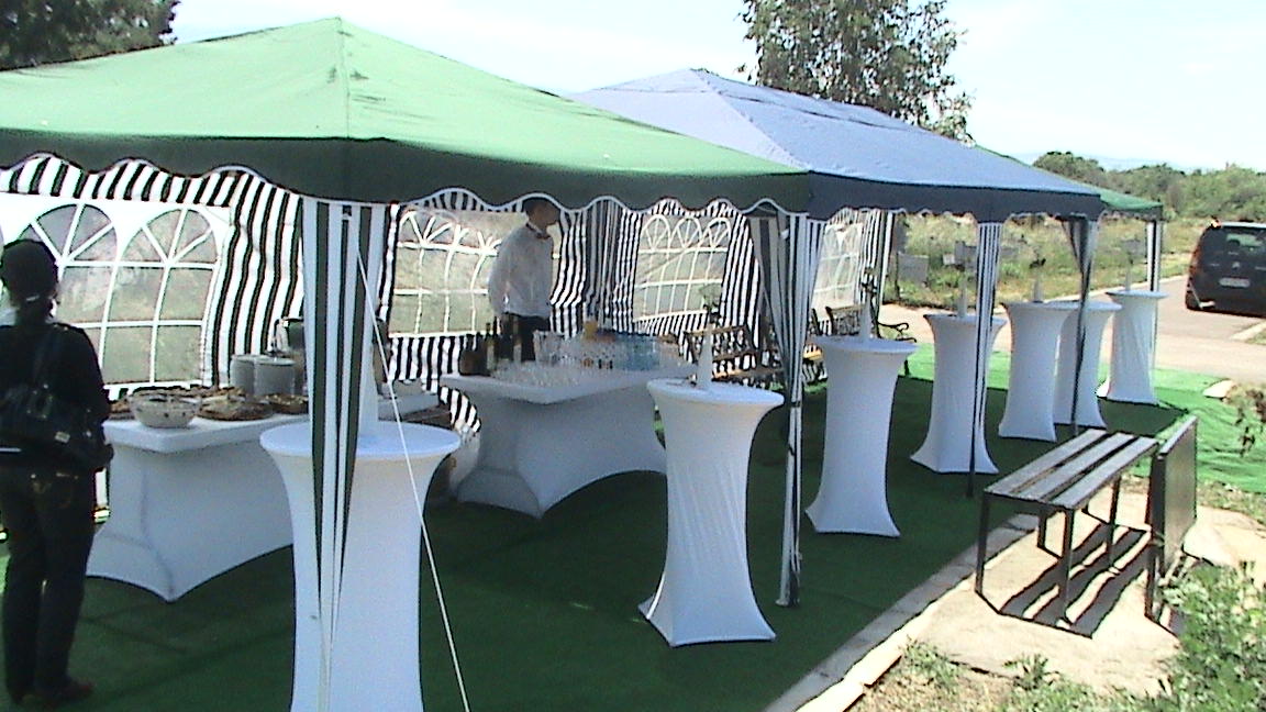 Ритуално оформление с шатри и маси